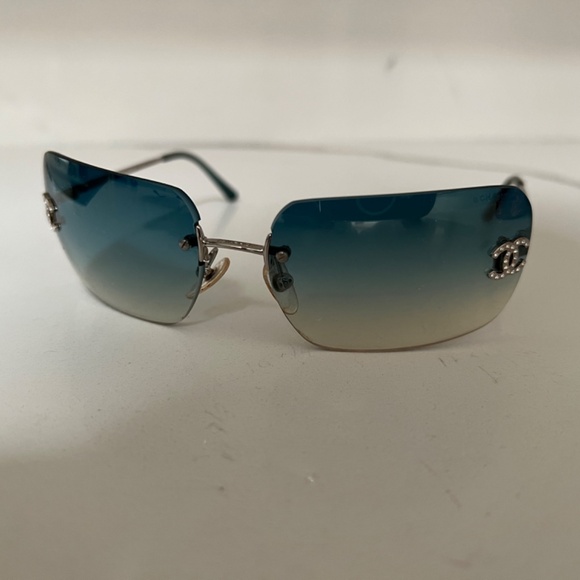 Vintage Y2K Chanel Sunglasses Rhinestone Crystal CC Logo Rimless Gradient Blue - Picture 3 of 11